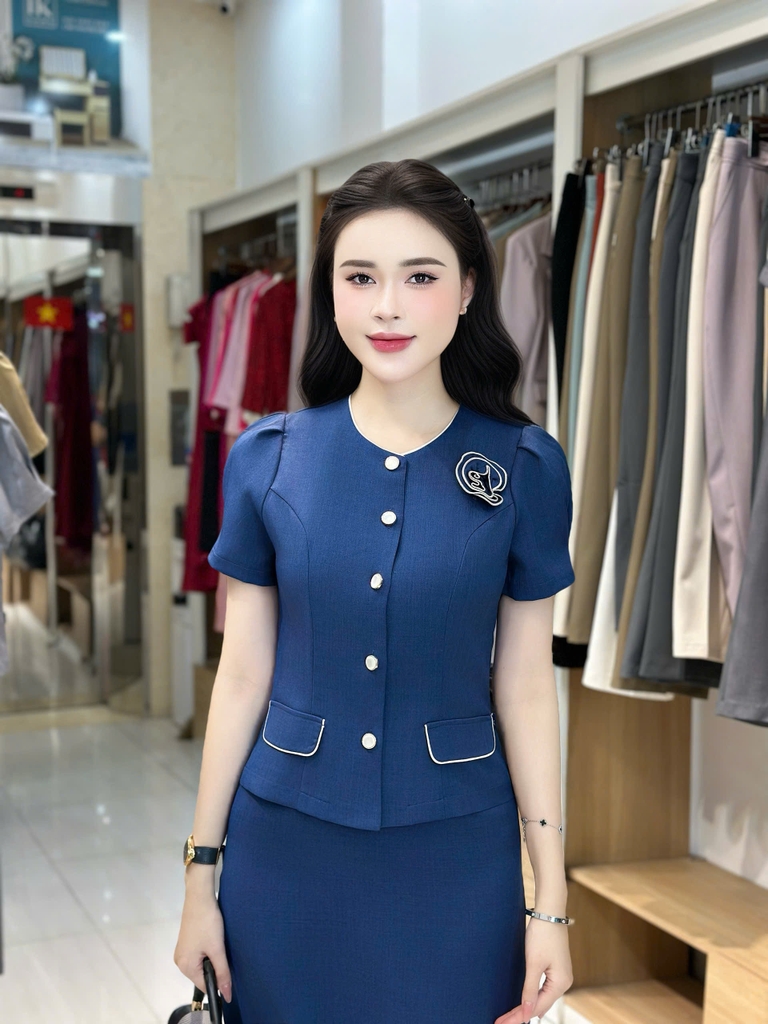 Set sơ mi lé hoa ngực + chân váy a set lịch sự, hách dáng UKBD2504002