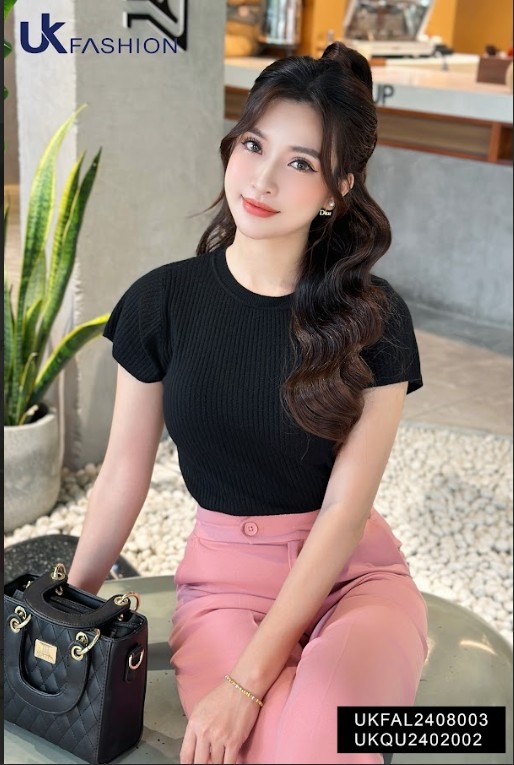 Áo Len Gân Cổ Tròn Cộc Tay UK Fashion Công Sở Nữ Thanh Lịch, Vải Mềm Mịn UKFAL2408003