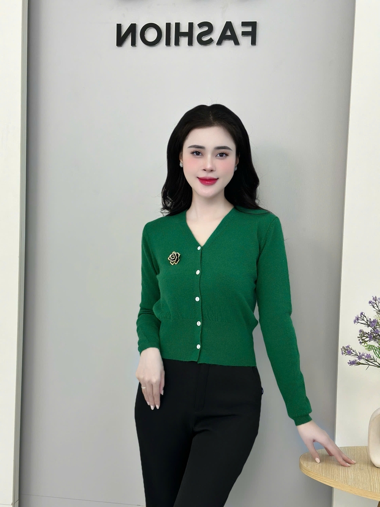 Áo Len Cúc Nẹp UK Fashion Công Sở Nữ Thanh Lịch, Nữ Tính Vải Mềm Mịn UKFAL2410010