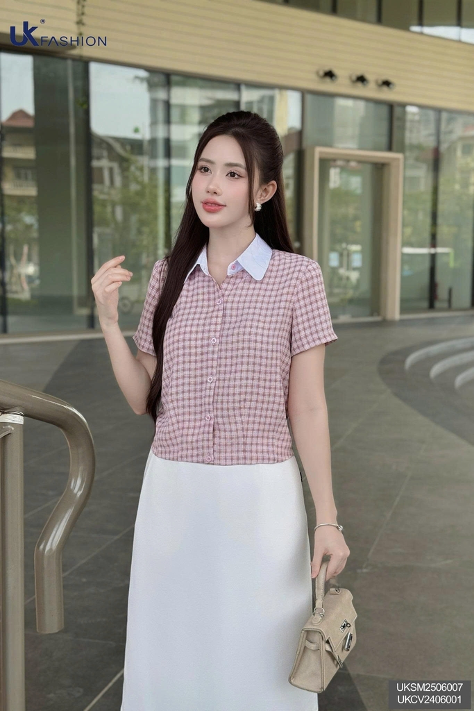 Sơ mi cổ sen kẻ súp kép trẻ trung UKSM2506007