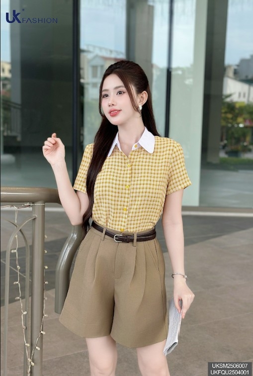 Sơ mi cổ sen kẻ súp kép trẻ trung UKSM2506007