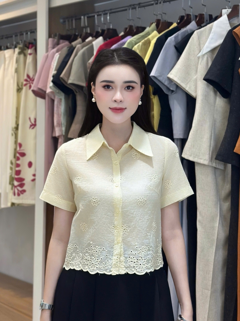 Sơ mi cổ đức hoa dệt xinh xắn, điệu đà, nữ tính, cực mát UKSM2506026