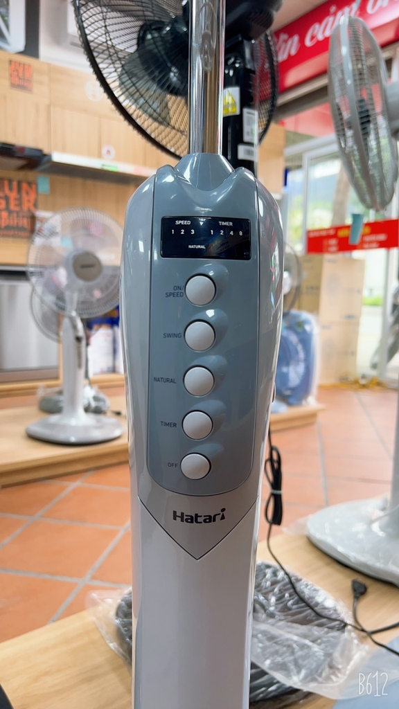 Quạt đứng Thái Lan Hatari HD-P16R3 có điều khiển từ xa