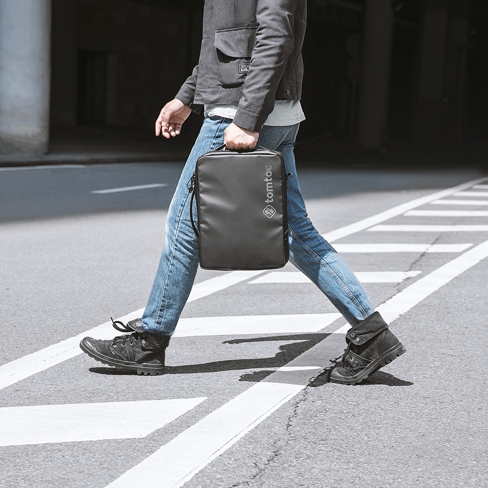 Túi Đeo Chéo Tomtoc (Usa) Urban Codura Shoulder Bags For Macbook 15'/16’ Black (H14-E02D)