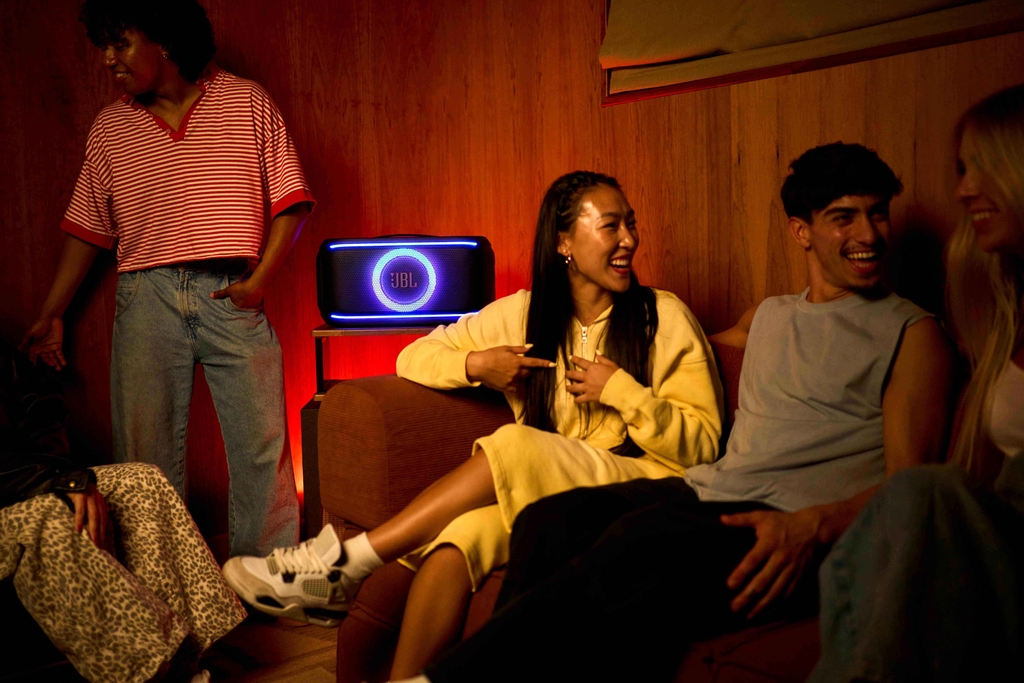 loa-bluetooth-jbl-partybox-on-the-go-2
