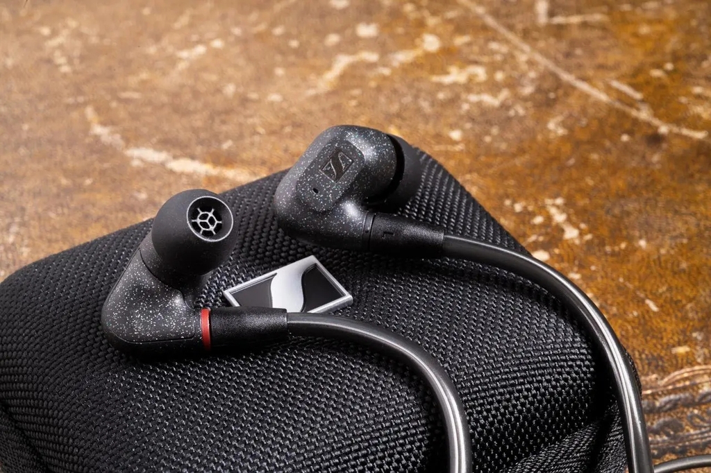 tai-nghe-in-ear-sennheiser-ie-300