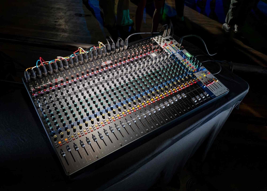 soundcraft signature plus 32