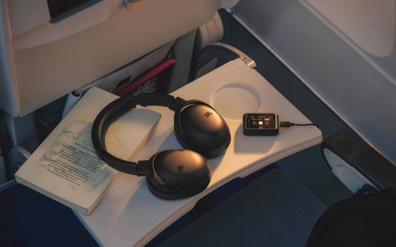 tai-nghe-jbl-tour-one-m3-smart-tx