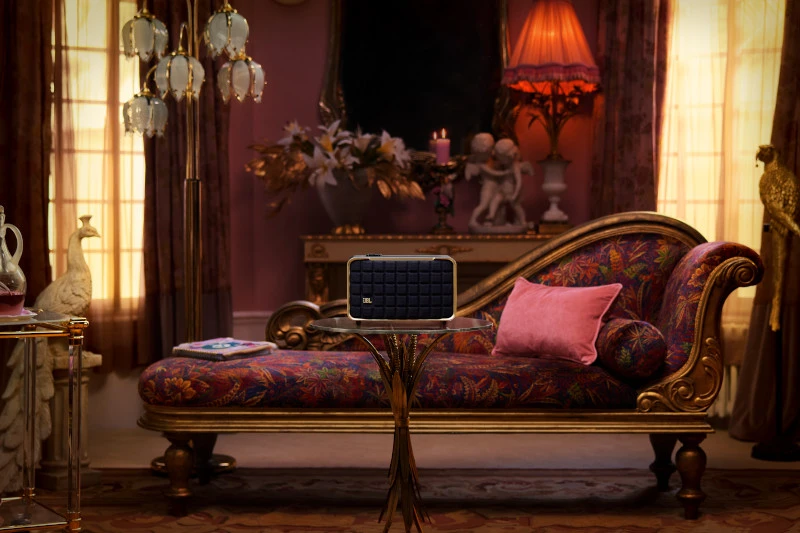 loa-jbl-authentics-200