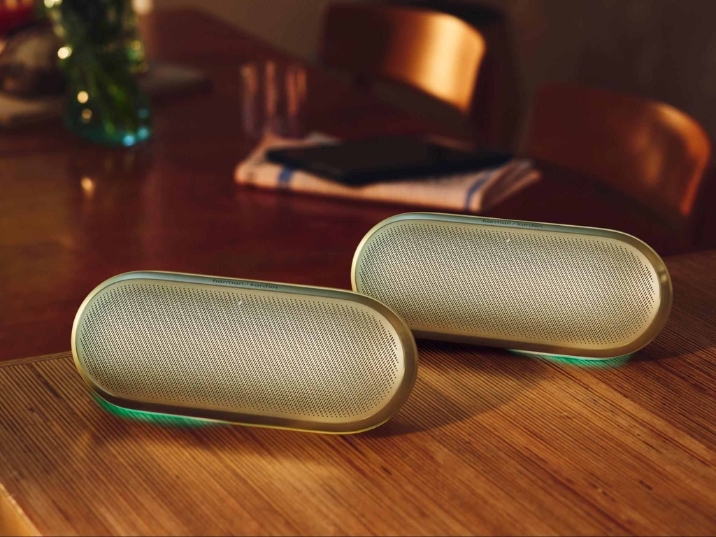 Harman Kardon Luna 2 giá
