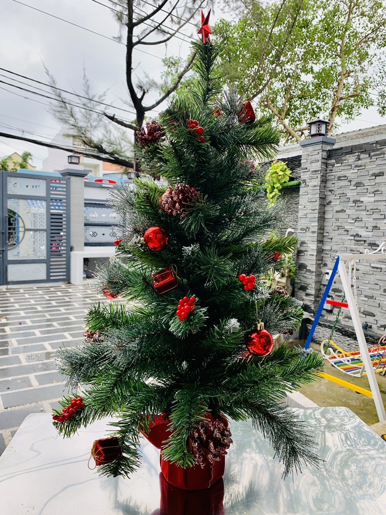 Cây thông Noel để bàn kèm phụ kiện trang trí (hàng công ty)