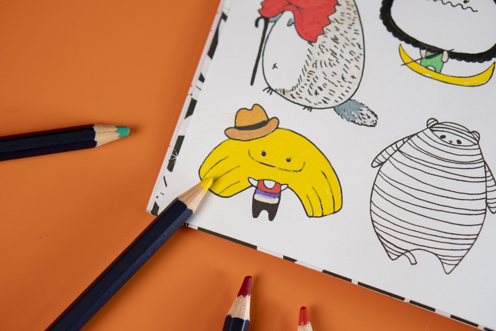 Sách tô màu Một triệu của Lulu Mayo (cuốn sách mang phong cách kỳ lạ, thú vị nhất) - Đinh Tị Books