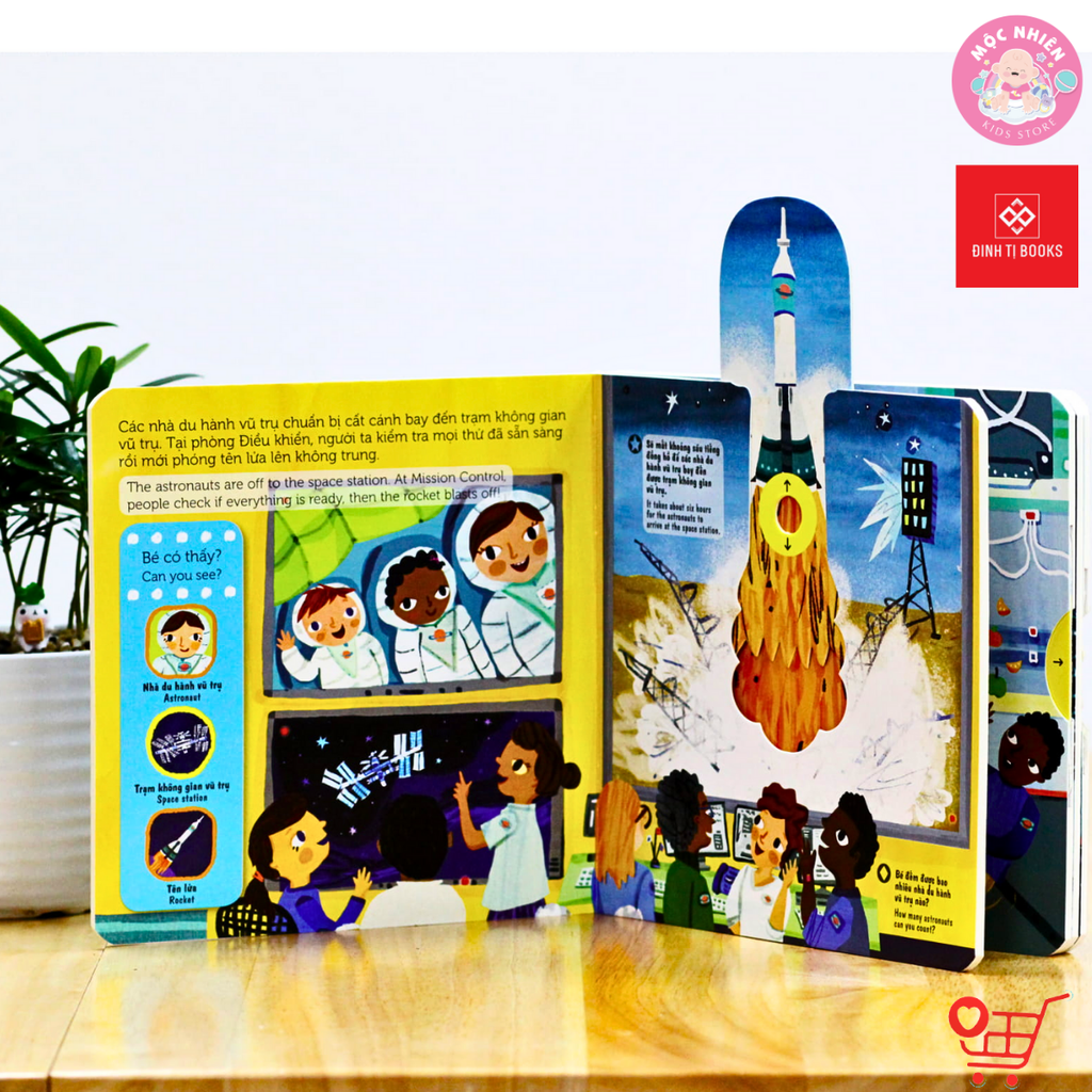 Sách chuyển động First Explorers - Nhà du hành vũ trụ - Đinh Tị Books