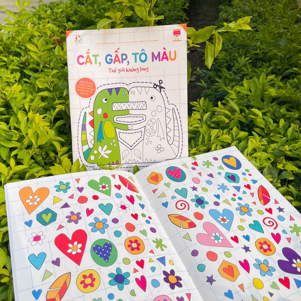 Sách - Cắt, gấp, tô màu - Hơn 20 hình dán và sticker rèn luyện kỹ năng cho trẻ 3 - 9 tuổi