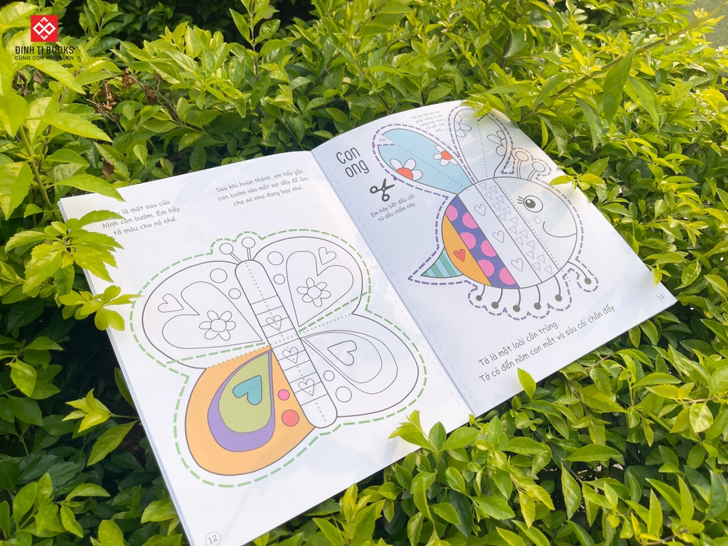 Sách - Cắt, gấp, tô màu - Hơn 20 hình dán và sticker rèn luyện kỹ năng cho trẻ 3 - 9 tuổi