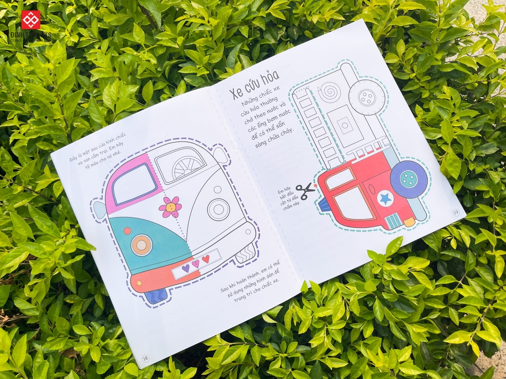 Sách - Cắt, gấp, tô màu - Hơn 20 hình dán và sticker rèn luyện kỹ năng cho trẻ 3 - 9 tuổi