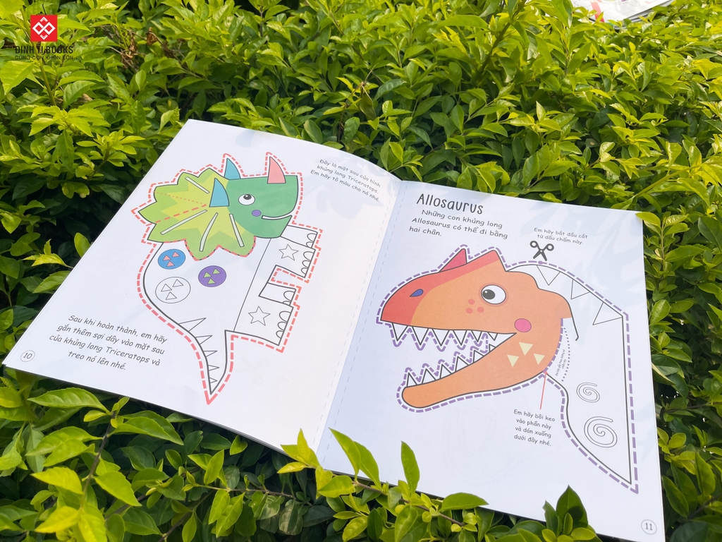 Sách - Cắt, gấp, tô màu - Hơn 20 hình dán và sticker rèn luyện kỹ năng cho trẻ 3 - 9 tuổi