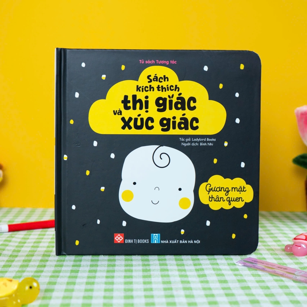Combo 04 quyển Sách Tương Tác Kích Thích Thị Giác và Xúc Giác (0 - 3 Tuổi) - Đinh Tị Books