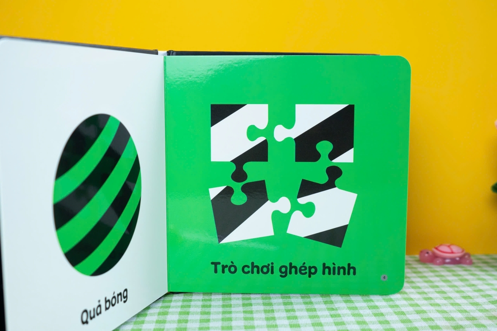 Combo 04 quyển Sách Tương Tác Kích Thích Thị Giác và Xúc Giác (0 - 3 Tuổi) - Đinh Tị Books