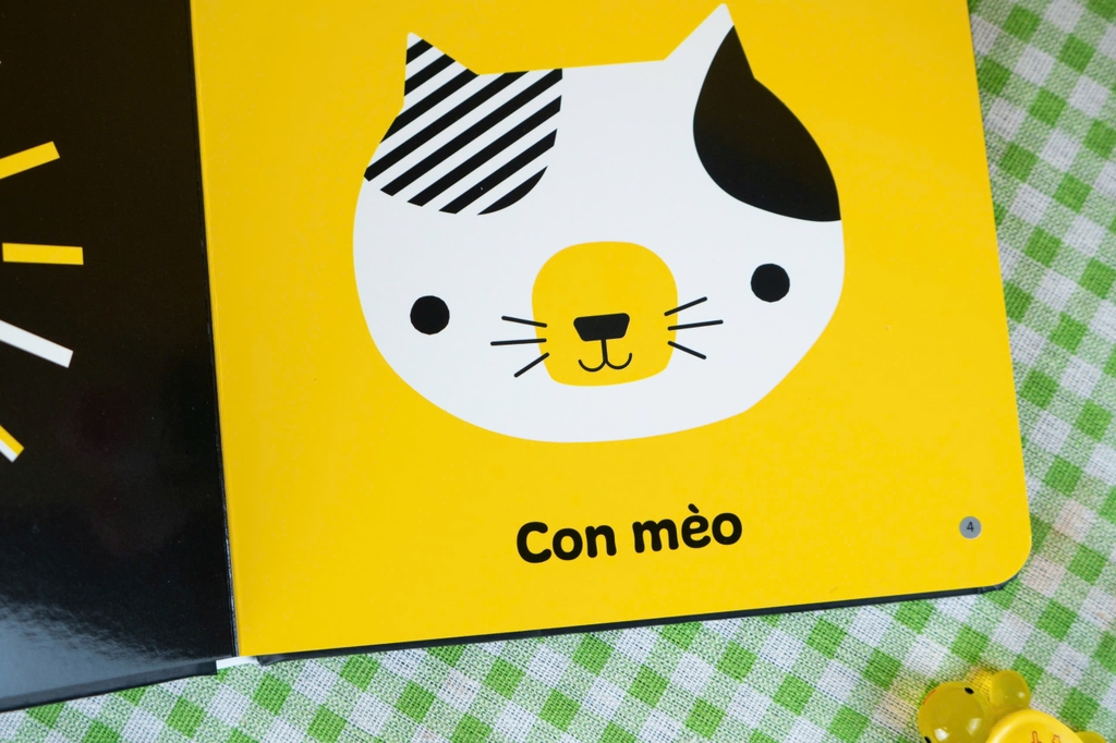 Combo 04 quyển Sách Tương Tác Kích Thích Thị Giác và Xúc Giác (0 - 3 Tuổi) - Đinh Tị Books