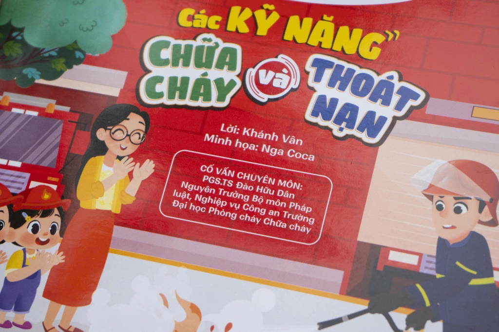 Sách - Bé giỏi như chú lính cứu hỏa - Đinh Tị Books