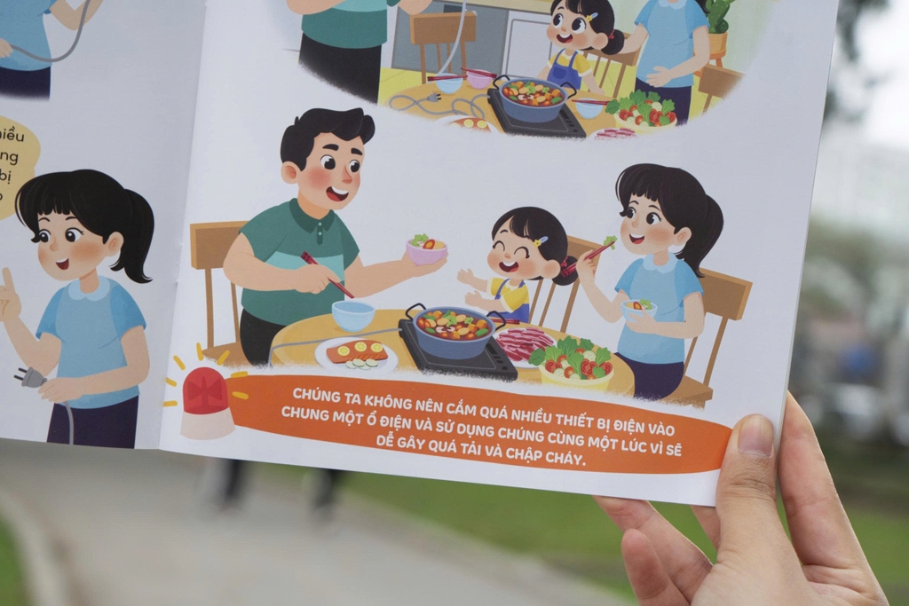 Sách - Bé giỏi như chú lính cứu hỏa - Đinh Tị Books