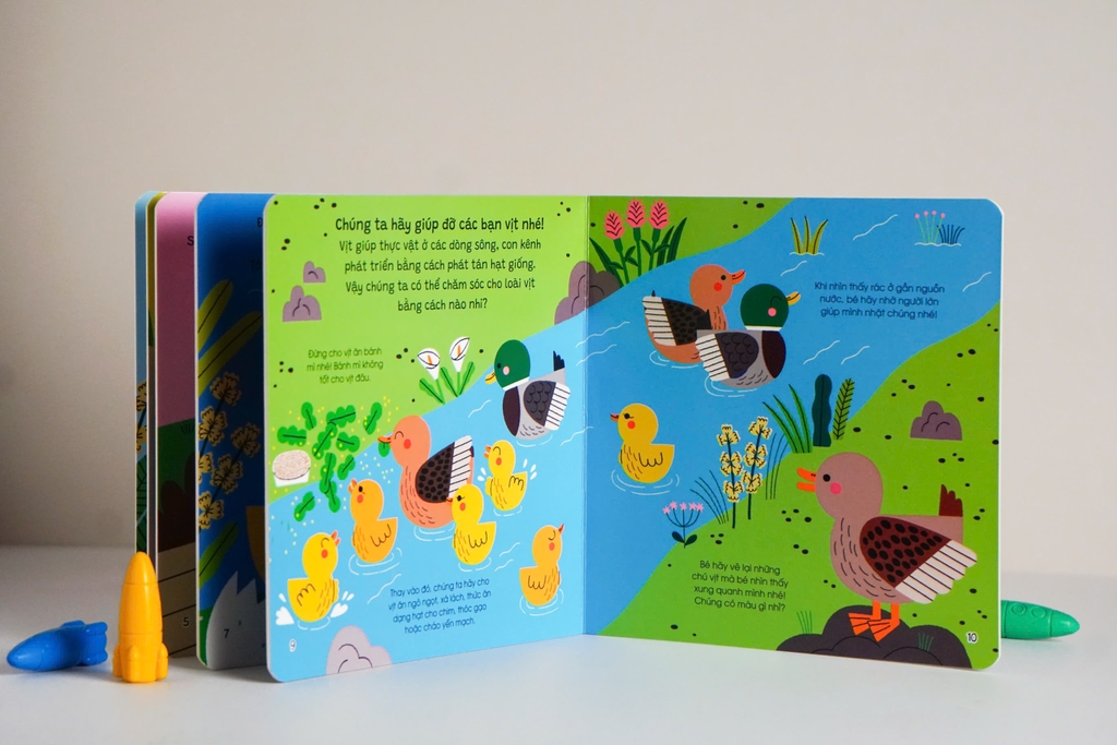 Sách tương tác cho bé - Thế giới nhỏ động đậy - Đinh Tị Books