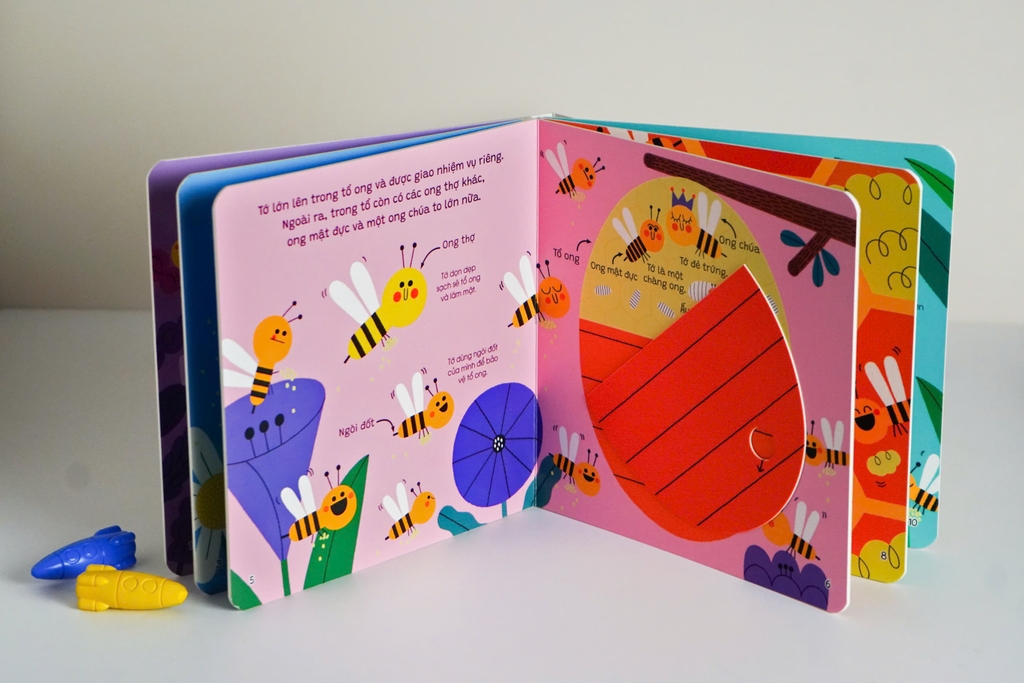 Sách tương tác cho bé - Thế giới nhỏ động đậy - Đinh Tị Books