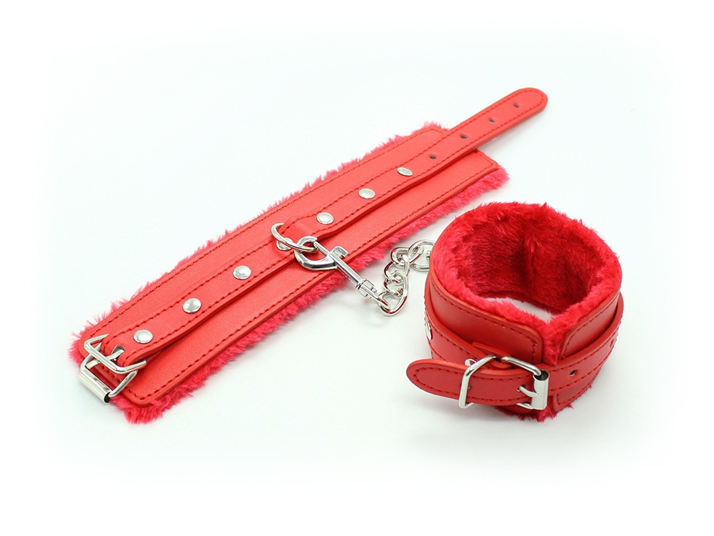 Khóa tay lót lông mềm BDSM