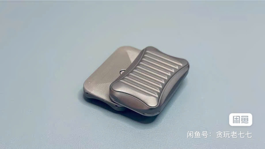 EDC Freehand Push Card chất liệu Titanium - Nam châm NdFeb