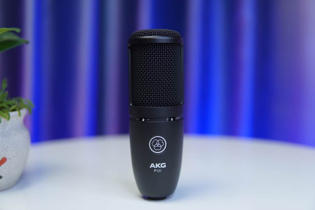 MICRO AKG P120