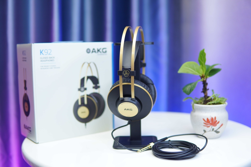 TAI NGHE AKG K92