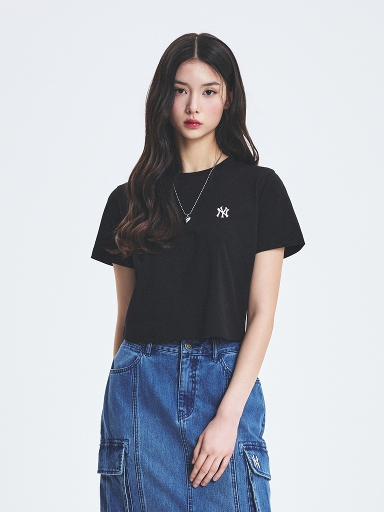Áo Croptop MLB Women's Basic Crop Short Sleeve T-Shirt New York Yankees Black