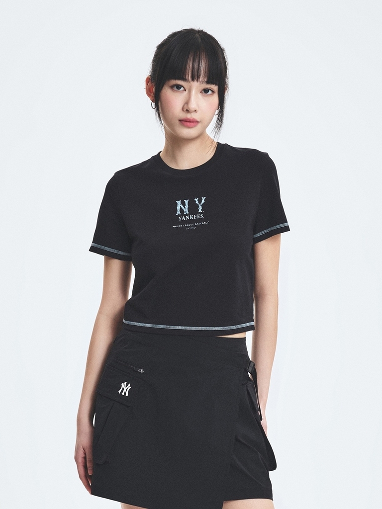 Áo Croptop MLB Women's Basic Coopers Logo Slim Crop Functional Short Sleeve T-Shirt New York Yankees Black