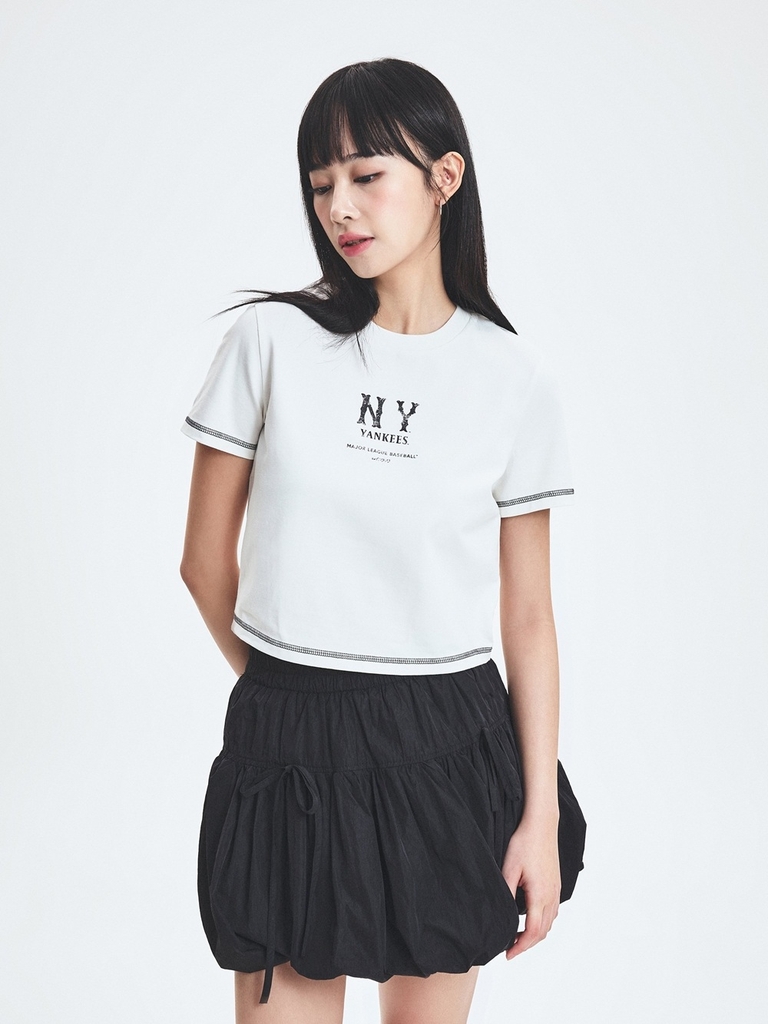 Áo Croptop MLB Women's Basic Coopers Logo Slim Crop Functional Short Sleeve T-Shirt New York Yankees Ivory