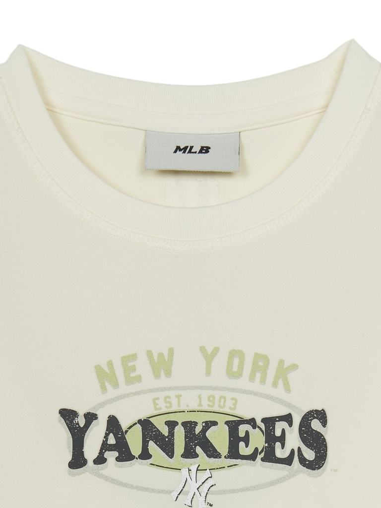 Áo Croptop MLB Women's Varsity Vintage Washed Graphic Crop Short Sleeve T-Shirt New York Yankees Cream