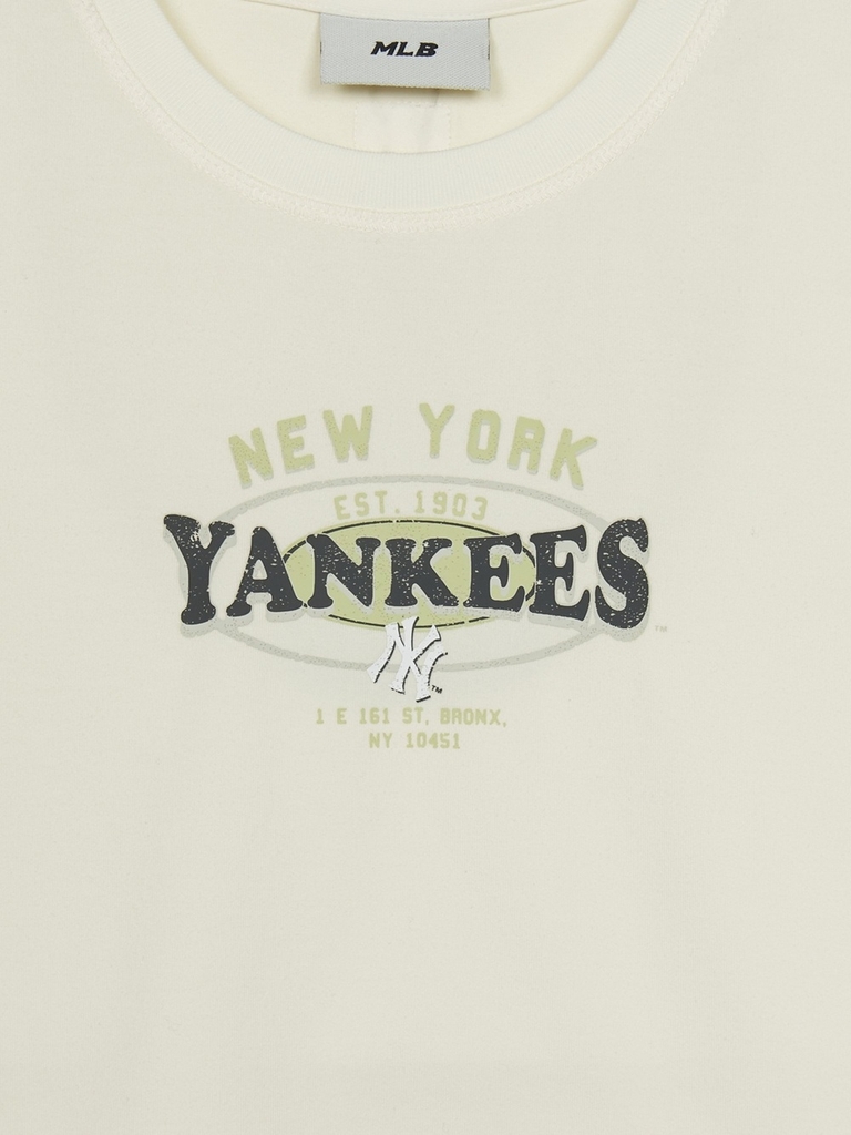 Áo Croptop MLB Women's Varsity Vintage Washed Graphic Crop Short Sleeve T-Shirt New York Yankees Cream