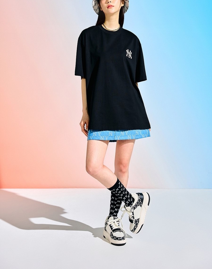 Áo Thun MLB Classic Monogram Big Logo Short Sleeve New York Yankees Black