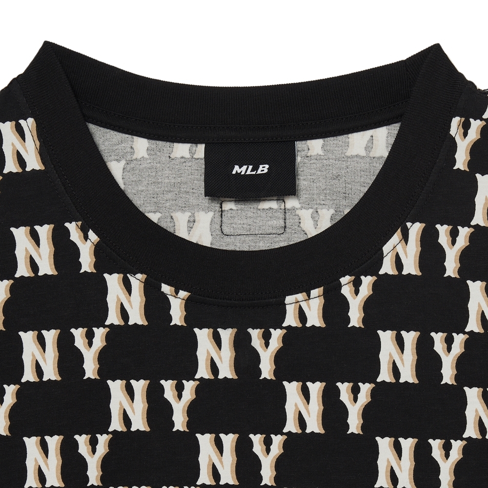 Áo Thun MLB Classic Monogram Front Panel Pattern Short Sleeve New York Yankees Black