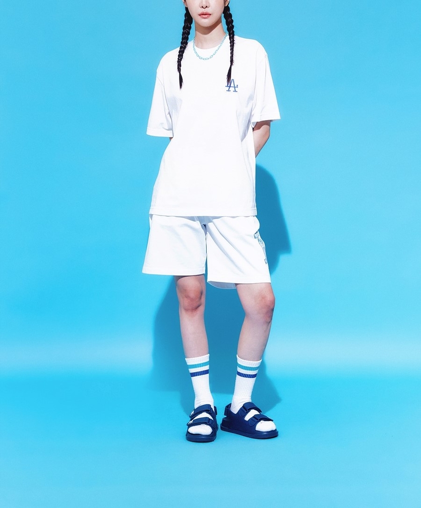 Áo Thun MLB Paisley Clipped Logo Short Sleeve LA Dodgers Off White