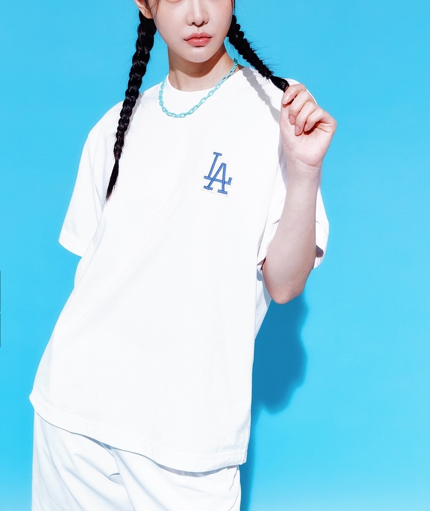 Áo Thun MLB Paisley Clipped Logo Short Sleeve LA Dodgers Off White