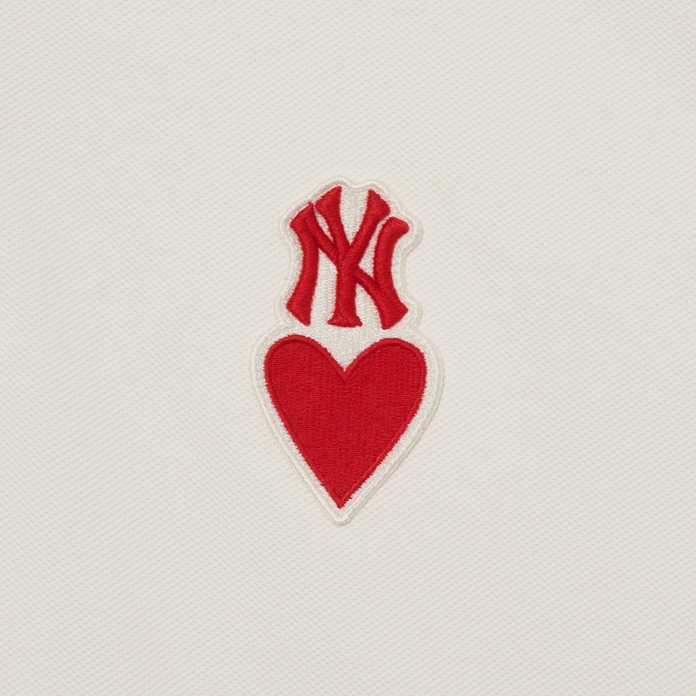 Áo Polo MLB Heart Small Logo Comfortable Fit New York Yankees Ivory