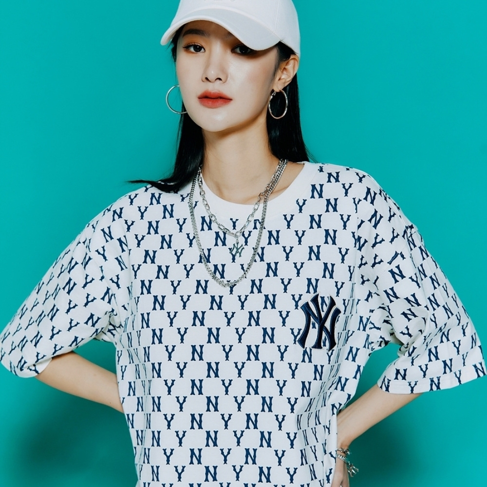 Áo Thun MLB Basic Monogram Allover New York Yankees Cream