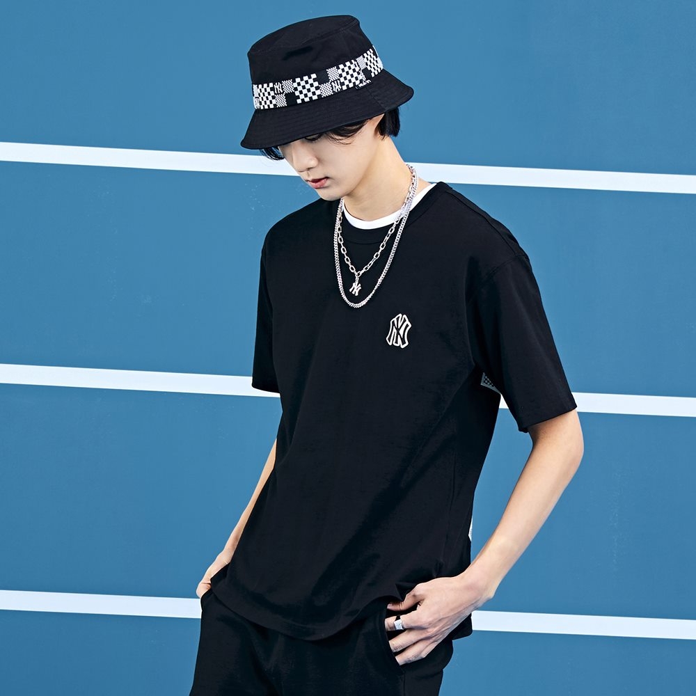 Áo Thun MLB Checkerboard Back Logo New York Yankees Black