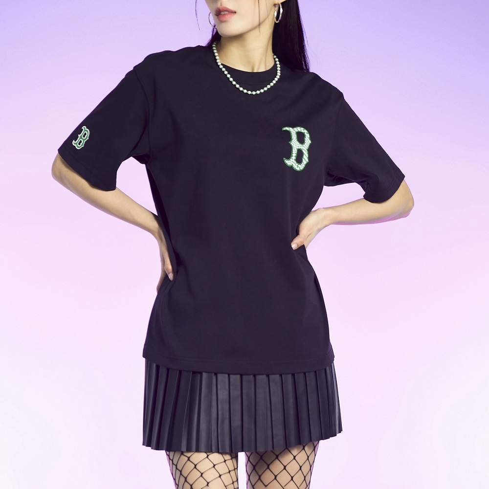 Áo Thun MLB Checkerboard Clipping Logo Boston Red Sox Black