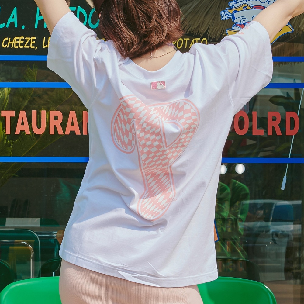 Áo Thun MLB Checkerboard Clipping Logo Philadelphia Phillies White