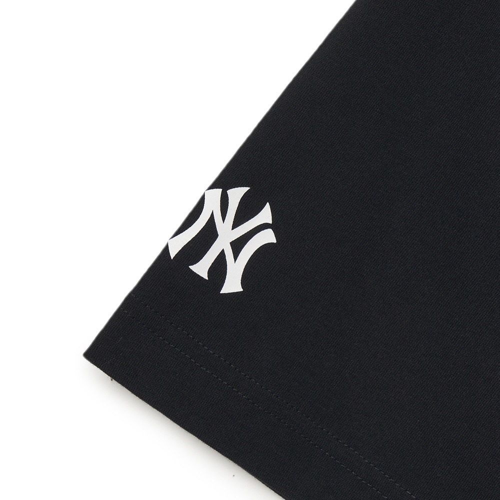 Áo Thun MLB Korea Varsity Logo New York Yankees Black