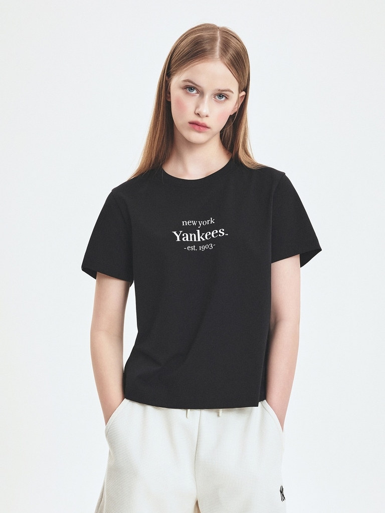 Áo Thun MLB Women's Varsity Logo Comfortable Fit Short Sleeve T-Shirt New York Yankees Black