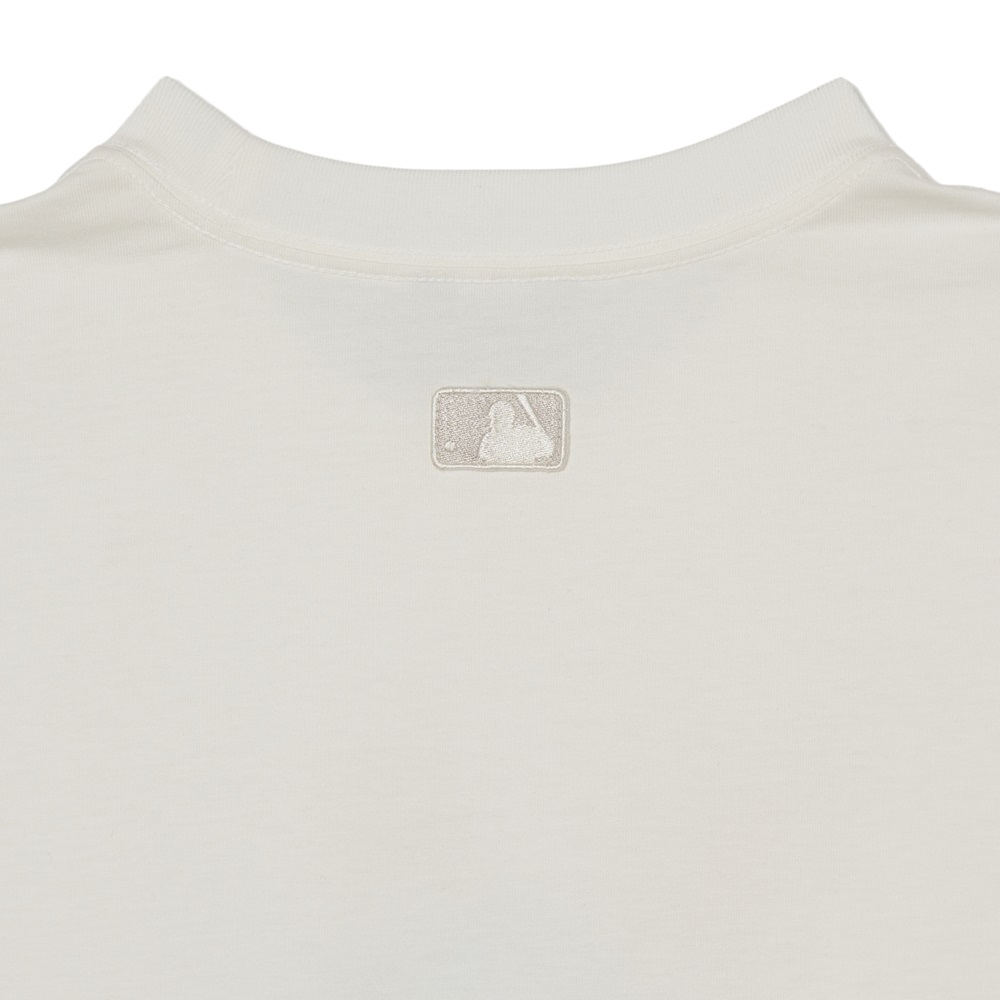 Áo Thun MLB New Year Rabbit New York Yankees Cream