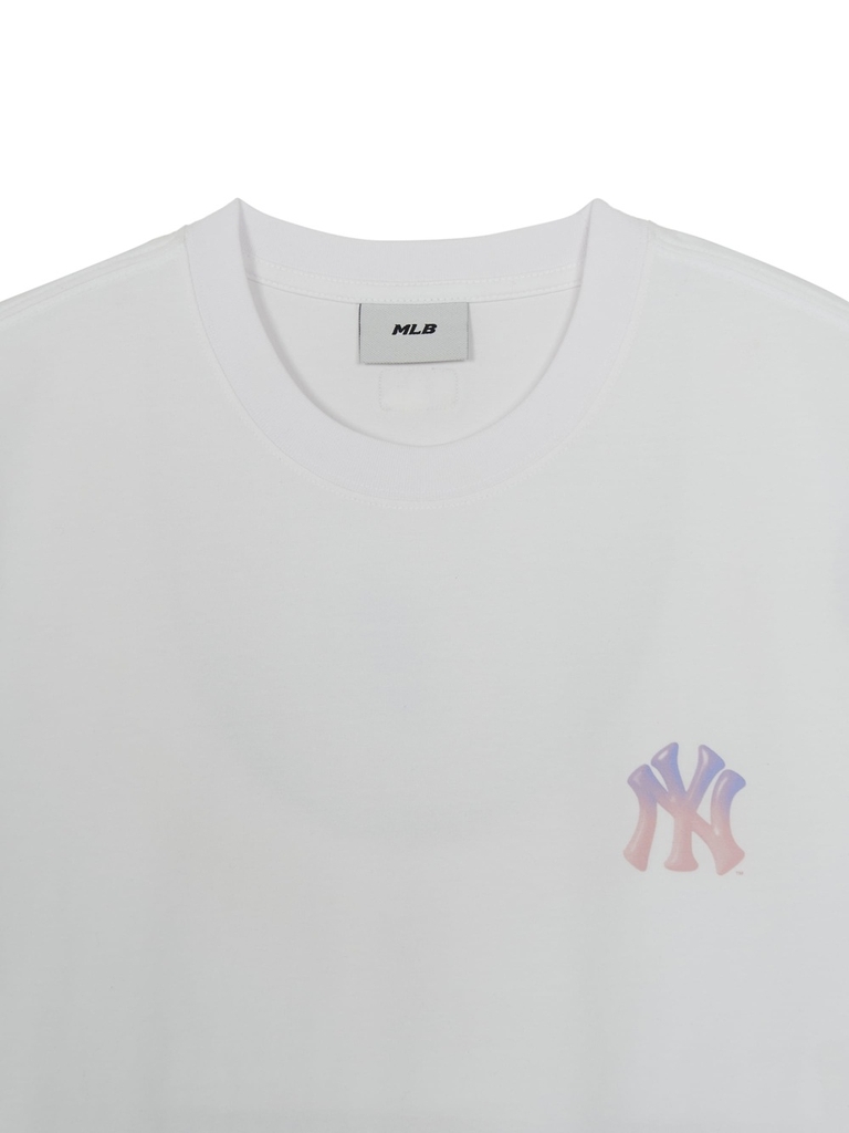 Áo Thun MLB Oversized Short-Sleeve T-Shirt Featuring Bernie's Back Graphic New York Yankees White